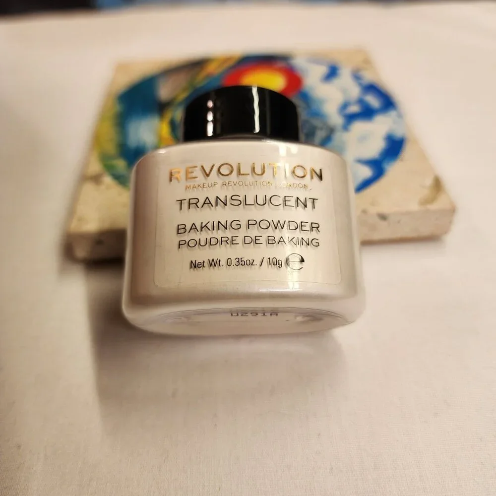 Revolution Loose Baking Powder Translucent